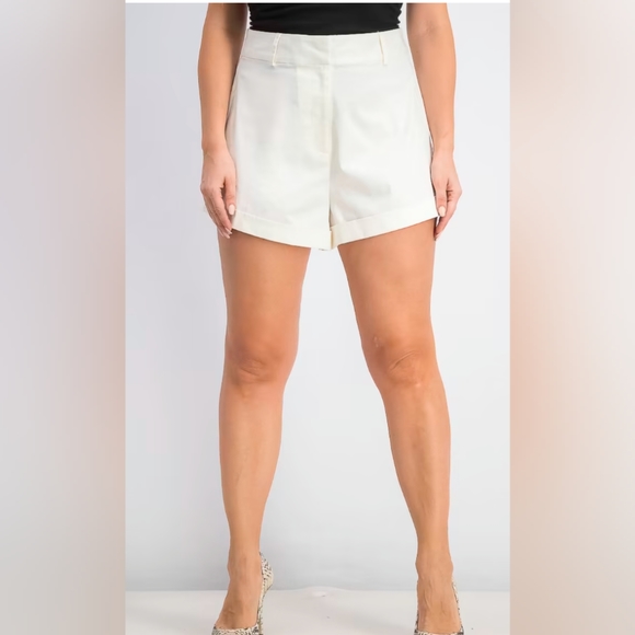 New Ivory cuff shorts - Picture 5 of 6